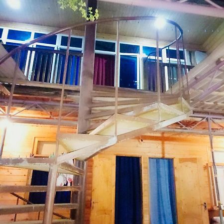 New Athos Guesthouse U Moti المظهر الخارجي الصورة