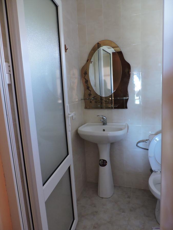 New Athos Guesthouse U Moti المظهر الخارجي الصورة