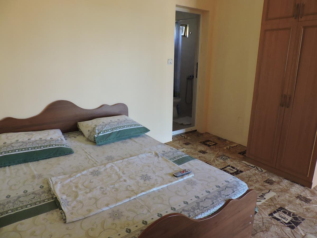 New Athos Guesthouse U Moti المظهر الخارجي الصورة